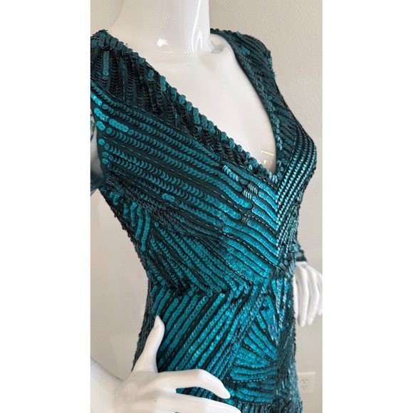 Aidan Mattox Sequin Beaded Cocktail Dress Emerald Green V Neck Long Sleeve US 4 - Picture 13 of 16